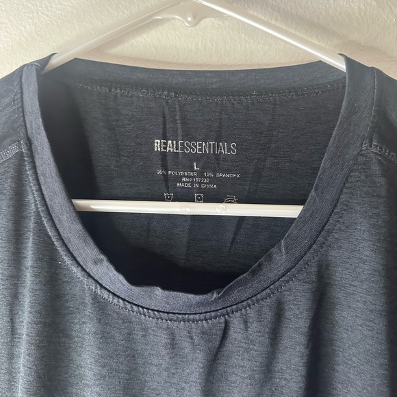 Men’s Real Essentials Size Large Quick Dry 5 Pack Shirt Bundle - Picture 6 of 16